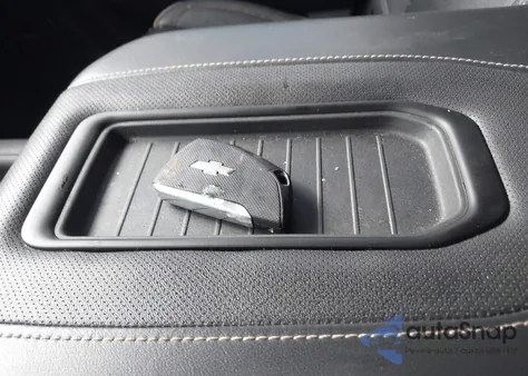 2023 Chevrolet Suburban 4Wd Premier z USA, uszkodzony, nr VIN 1GNSKFKDXPR466408